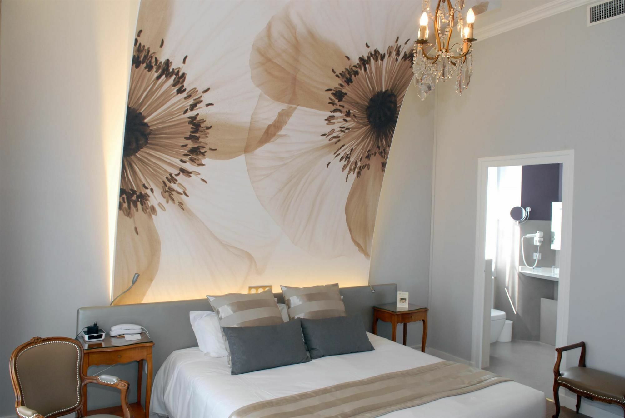 Le Champlain Hotel La Rochelle  Exterior photo